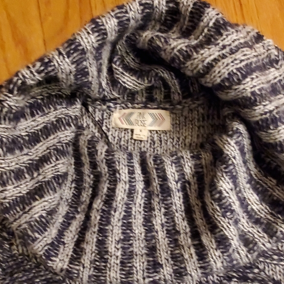 Cowl neck sweater dress - Picture 2 of 2